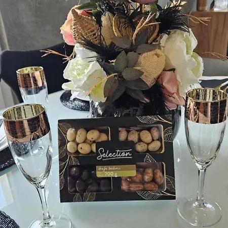 Nella With Sea Wiew Apartment *