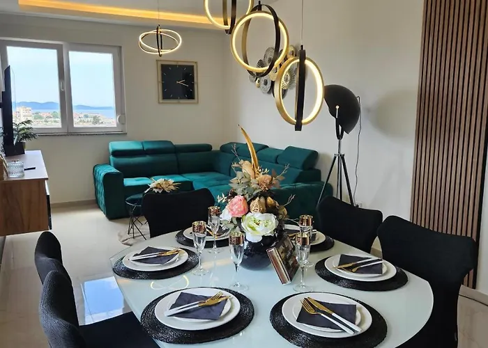 Nella With Sea Wiew Appartement Zadar